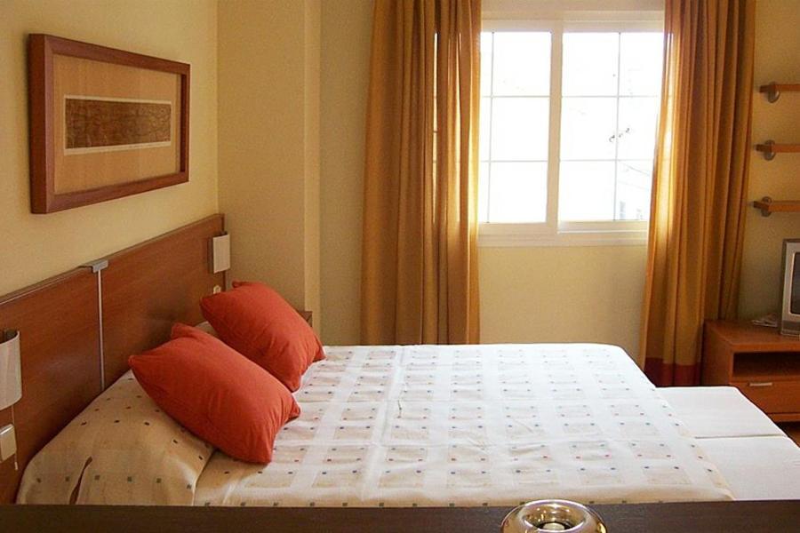 Apartahotel Alcala Centro Alcalá de Henares Zimmer foto