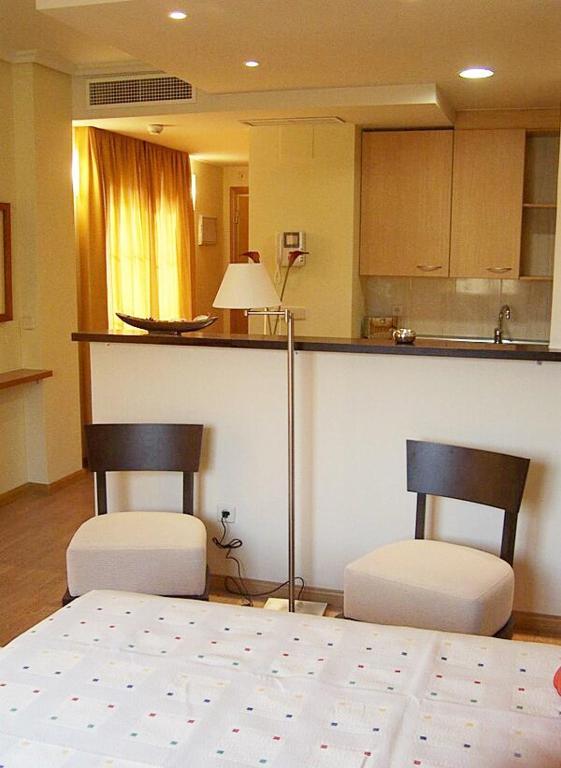 Apartahotel Alcala Centro Alcalá de Henares Zimmer foto