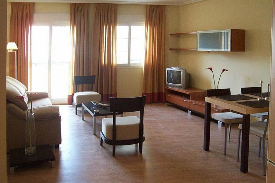 Apartahotel Alcala Centro Alcalá de Henares Zimmer foto