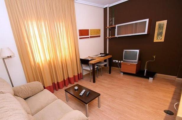 Apartahotel Alcala Centro Alcalá de Henares Zimmer foto